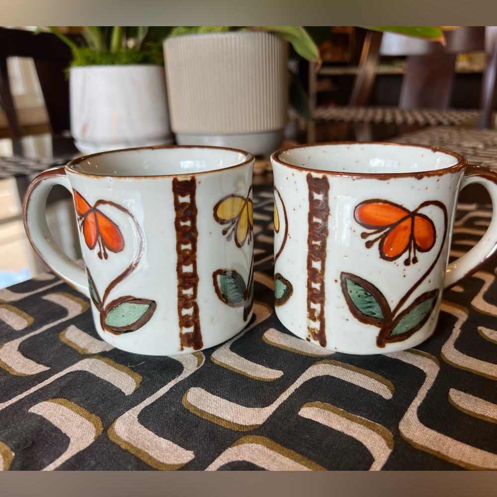 ๐งก๐ Vintage 1970s Pair of Speckled Stoneware Mugs - Picture 3 of 10